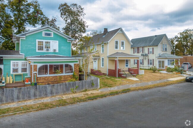 Stick style homes are found in Bessemer, Alabama.