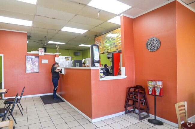 Avondale Meadows offers dining options, catering to different tastes and preferences.