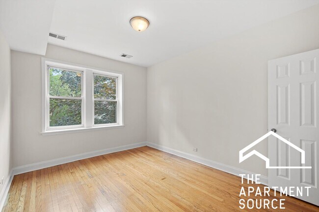 3428 W Parker Ave unit 2, Chicago, IL 60647 - photo 3