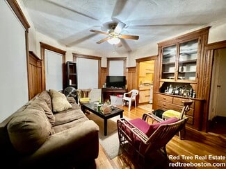 59 Quincy St, Medford, MA 02155