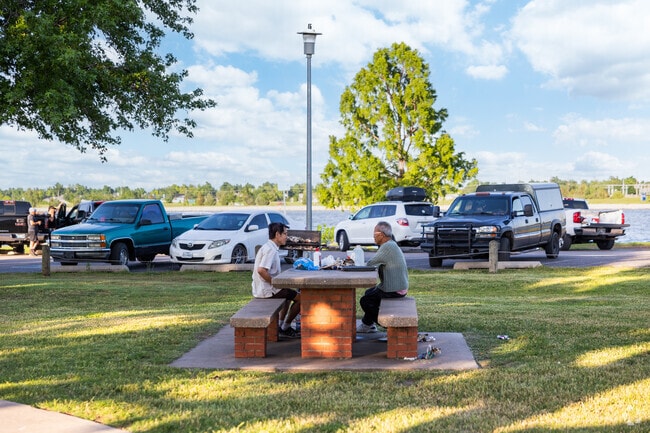 Edgewater-Lakepointe residents can enjoy a lakeside lunch at Stars & Stripes Park.