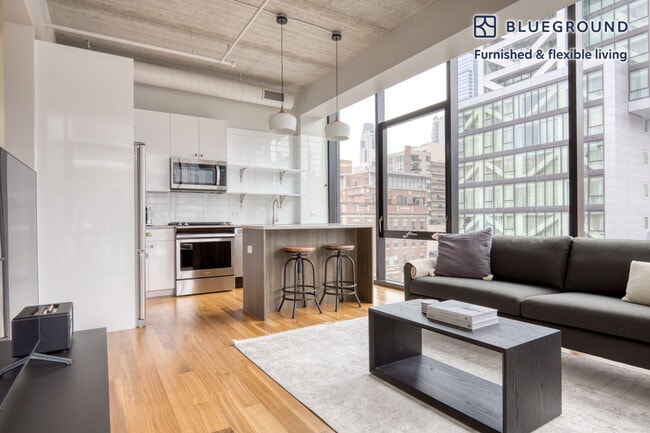 676 N La Salle Dr unit FL5-ID895, Chicago, IL 60654 - photo 3