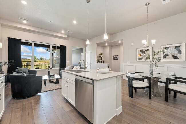 6825 Maple Leaf Dr unit 201, Timnath, CO 80547 - photo 3