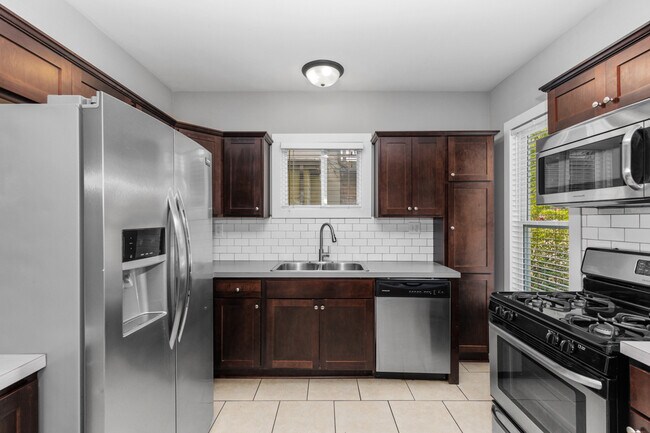 624 California St NW, Grand Rapids, MI 49504 - photo 4