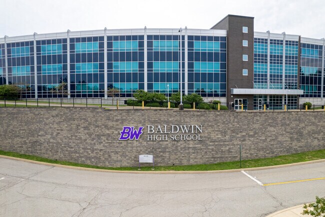 Baldwin High School prepares students with diverse academic programs.