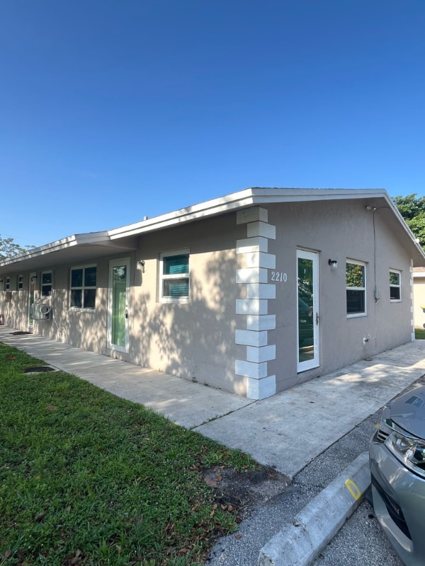 2210 SW 45th St, Fort Lauderdale, FL 33312