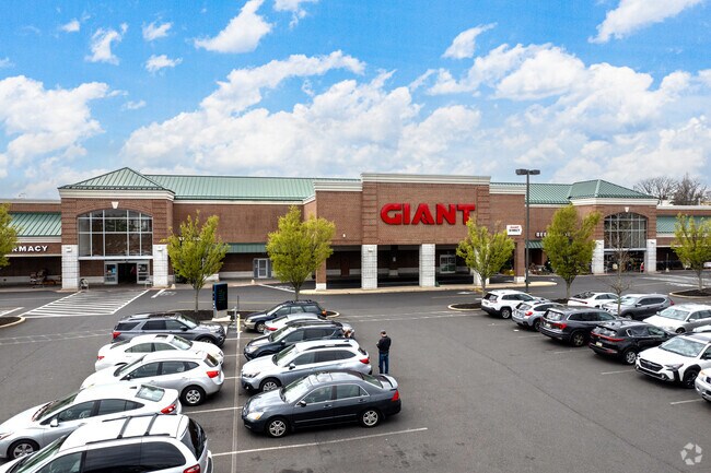 Giant is a popular supermarket serving residents of the Willow Grove community.