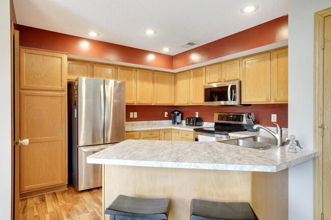 604 Bradbury Cir, Jordan, MN 55352 - photo 5