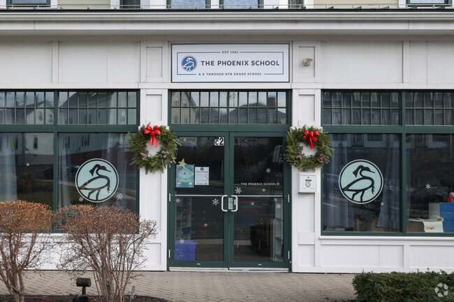 The Phoenix School provides education in the town of Salem.