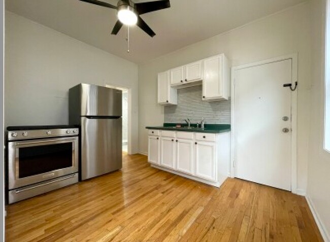 2219 N Hoyne Ave unit 2, Chicago, IL 60647 - photo 4