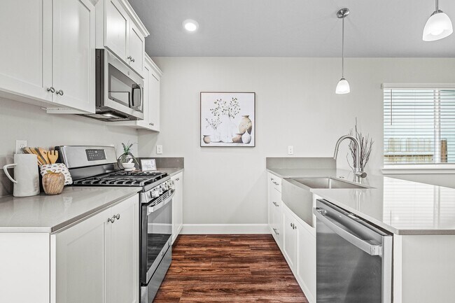 876 E Kinsley Ave, Hermiston, OR 97838 - photo 3