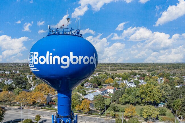 Sunset Park-Old Plank is located in the vibrant, award-winning city of Bolingbrook, IL.