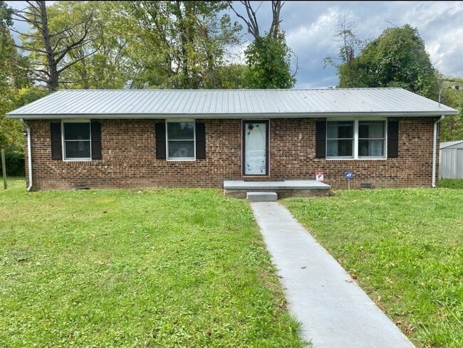 5 Shawnee Acres Cir, Dunbar, WV 25064 - photo 2