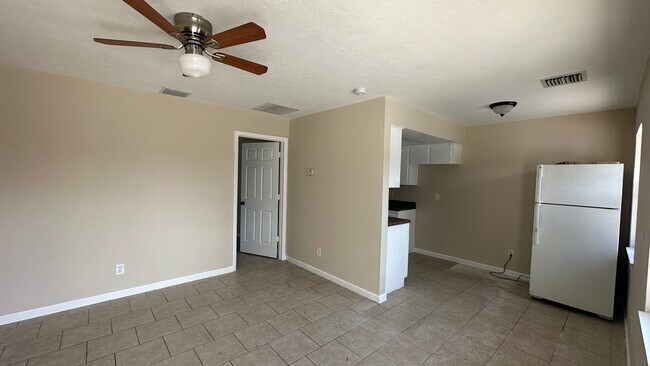 3840 Belmont St unit 2, Fort Myers, FL 33916 - photo 4