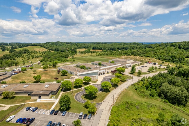 West Hills Intermediate School offers upper elementary classes close to Lake Shastina.
