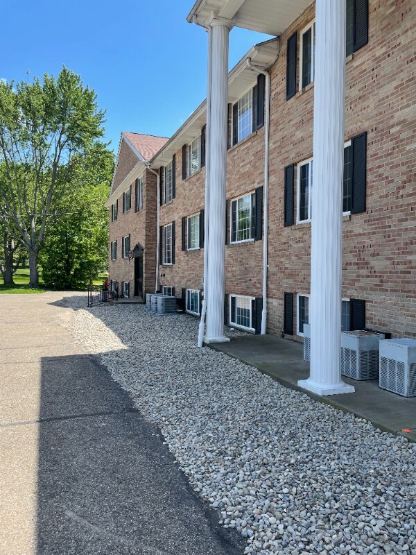 1101 W Maple St NW Unit 4, North Canton, OH 44720