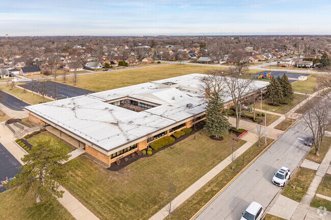 Serena Hills Elementary School has 326 students in grades K-5.