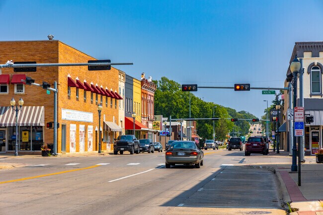 Historic downtown Crete features shops and dining near Route 33 and Main.