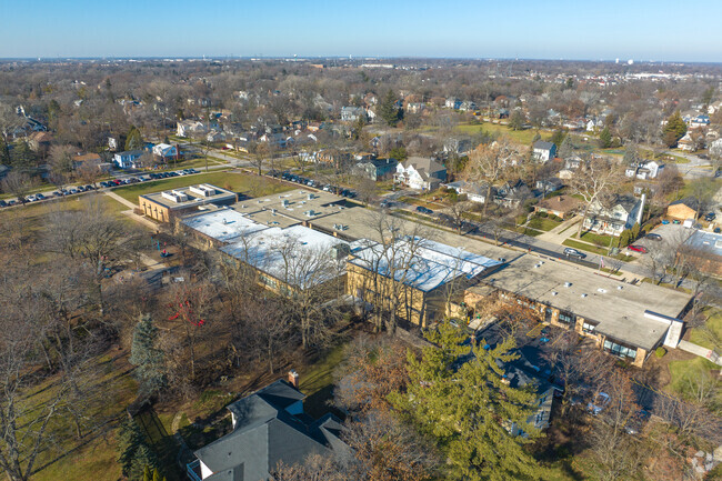 The courses at Forest Glen Elementary School encourage critical thinking and creativity.