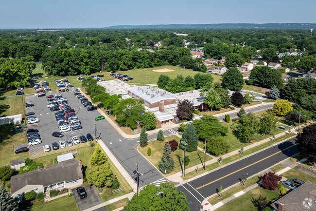The Student-Teacher ratio is 11:1 at the John F. Kennedy School in South Plainfield.