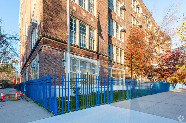 57% of students of PS 193 Gil Hodges are at least proficient in math and 67% in reading