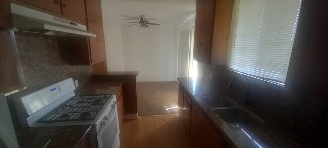 5282 E Las Lomas St unit 5310, Long Beach, CA 90815 - photo 7