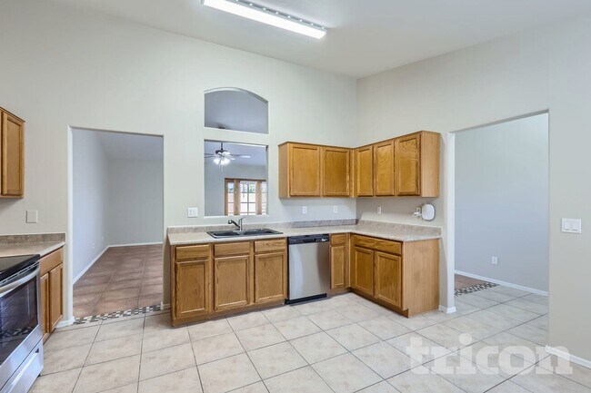 2601 S 79th Dr, Phoenix, AZ 85043 - photo 7