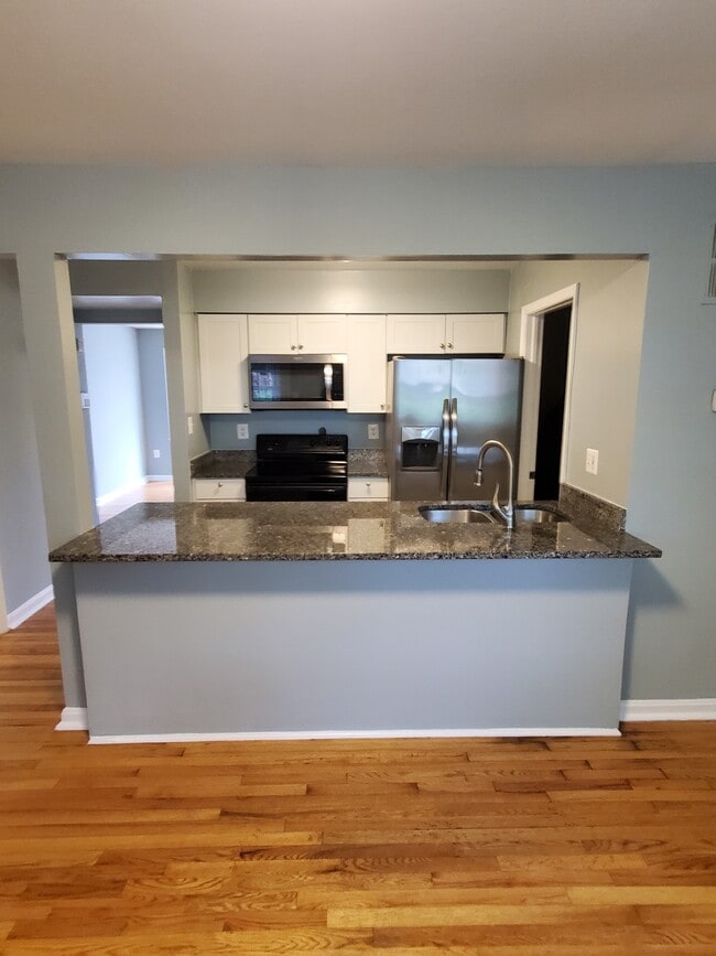 2923 Sunset Ln, Suitland, MD 20746 - photo 3