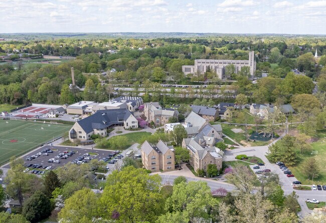 Evergreen residents have access to excellent private school options, including the Friends School of Baltimore.