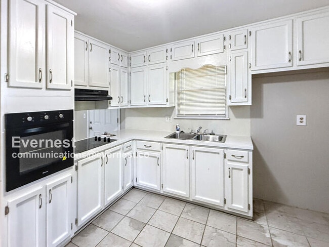 913 21st Ave NW, Center Point, AL 35215 - photo 2