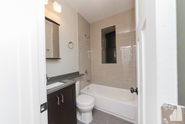 639 W Oakdale Ave unit 3, Chicago, IL 60657 - photo 5