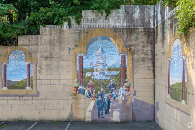 Pottsville welcomes you to Jalappa with historical murals.