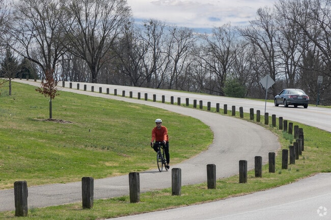 Seneca Park near Kingsley offer residents secure bike paths.