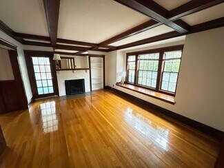 214 Commonwealth Ave Unit 1, Chestnut Hill, MA 02467