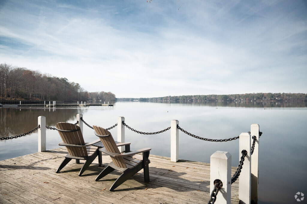 A relaxing place to sit by the Swift Creek Reservoir in Brandermill.
