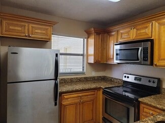 1542 Lake Crystal Dr, West Palm Beach, FL 33411