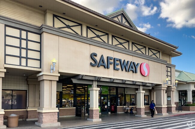 Shoppers can buy groceries at Safeway at Piilani Village Shops.