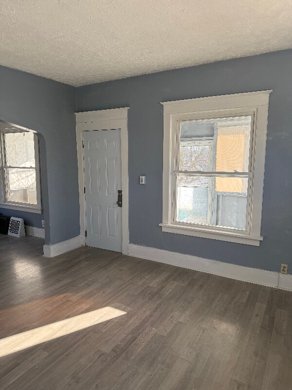 4476 Evans St, Omaha, NE 68111 - photo 2