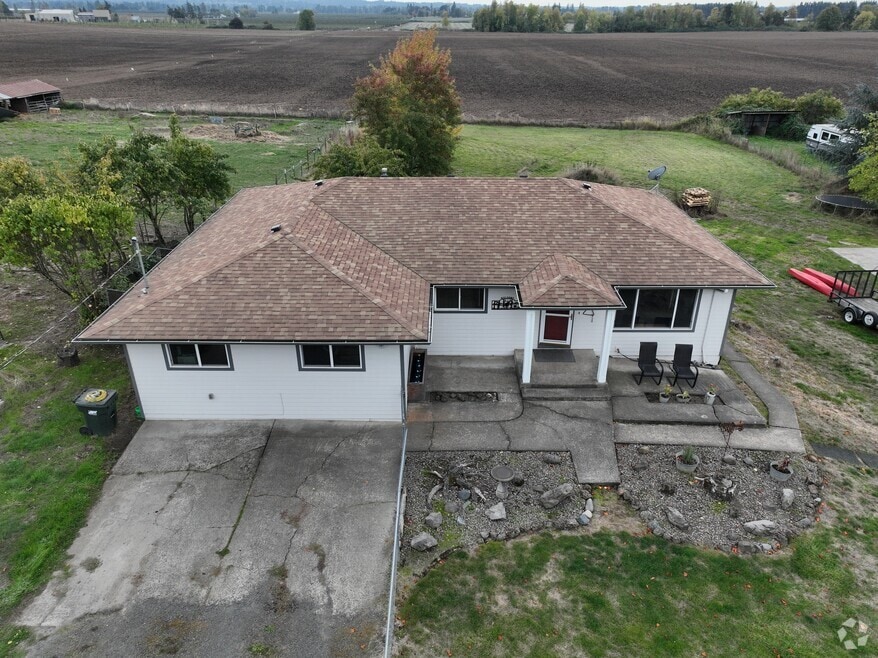 825 Academy St, Mount Angel, OR 97362 - photo 2