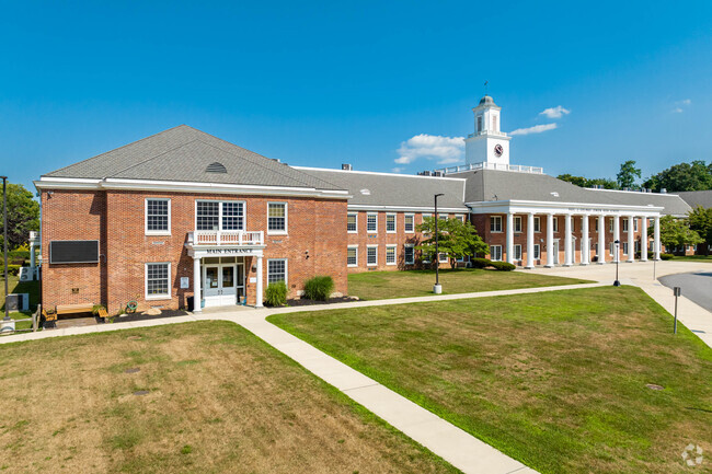 Paul J. Gelinas Junior High School is a top rated public school in Old Field.