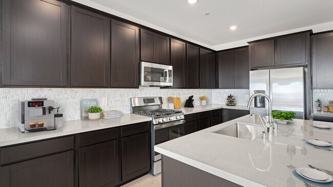 10850 Felix Pointe Ave, Las Vegas, NV 89166 - photo 4