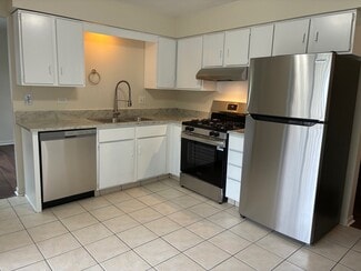 340 W Johnson St Unit . 2, Palatine, IL 60067