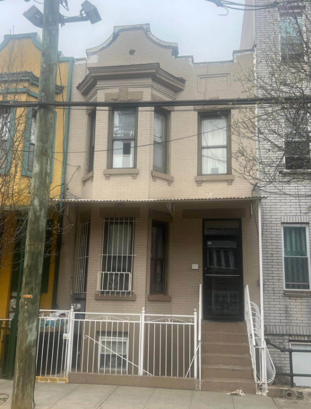 532 38th St, Union City, NJ 07087