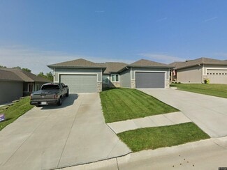 16070 Hadan Dr, Bennington, NE 68007
