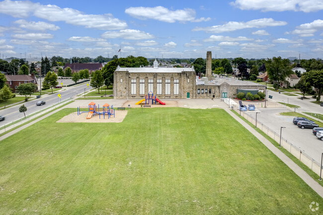 Oakman Elementary School offers a variety of programs that challenge children.