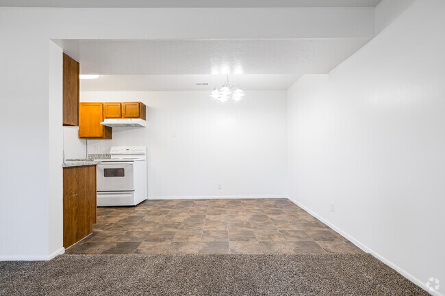 2BR, 1BA - 1,000SF - Dining Room