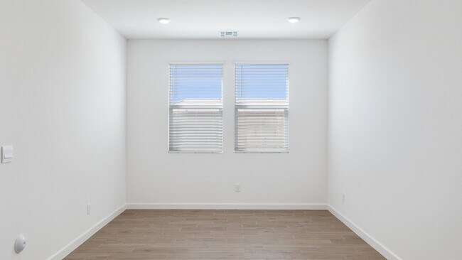 17842 W Vogel Ave, Waddell, AZ 85355 - photo 5