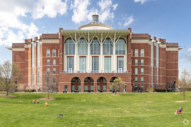 The University of Kentucky is a major employer of Shadeland and surrounding area.