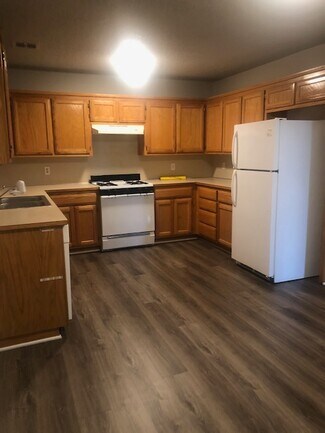 3015 Twin County St Unit B, Springdale, AR 72764