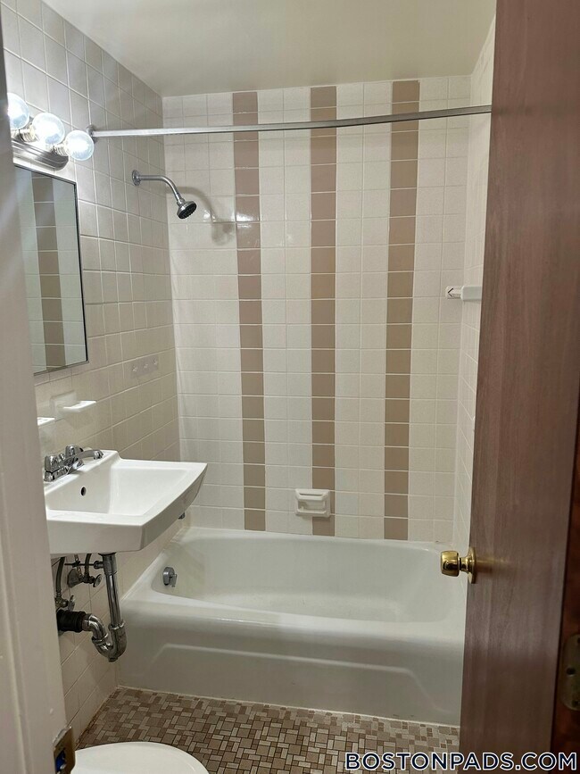 160 N Beacon St unit 22, Boston, MA 02135 - photo 4